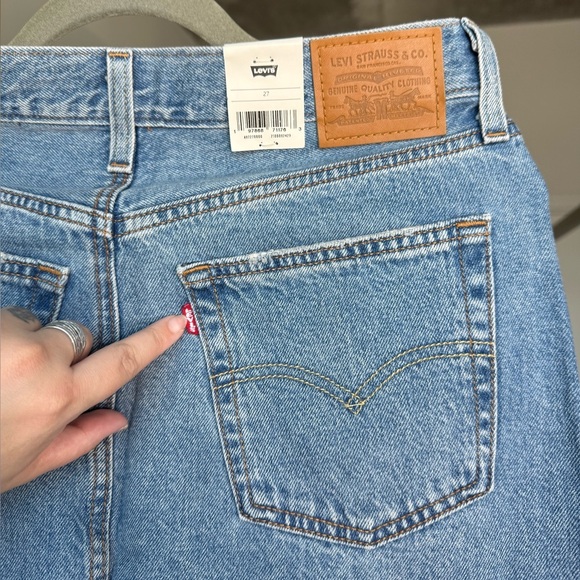 Levi’s Premium Blue Denim Skirt Size 27 Big E 100% Cotton 2 tone Side Slit NWT - Picture 4 of 8